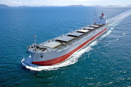ばら積み貨物船“カムサマックスバルカー”グループ通算215隻目を竣工・引渡