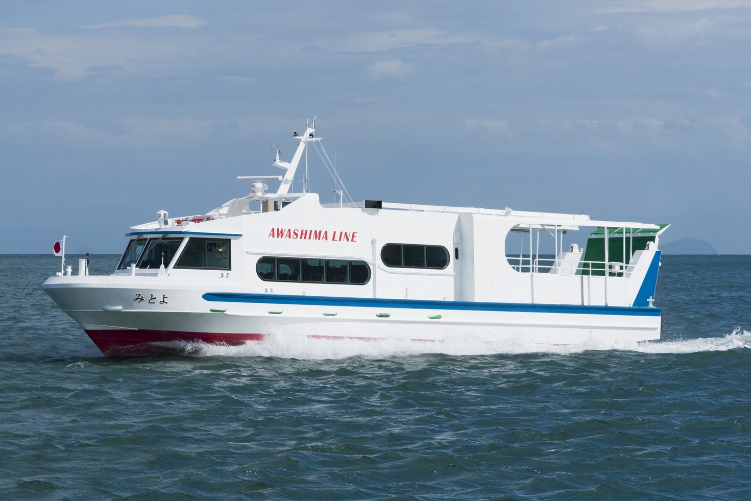 ツネイシクラフト＆ファシリティーズが建造した旅客船兼自動車渡船「みとよ」竣工・引渡　～バリアフリー、緊急車両運搬で島の生活を支える～